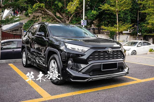 rav4荣放提车作业20款rav4荣放都市版进阶黑武士第一步改装包围套件