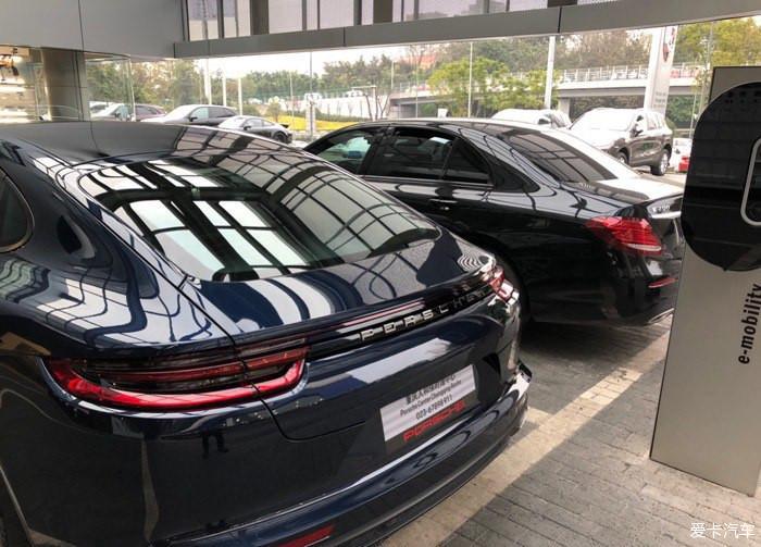 panamera提车作业蓝帕拉梅拉提车