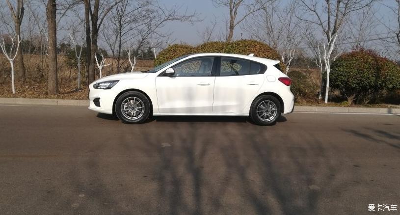 赛欧提车作业两厢锋潮型福克斯2021年入手自己的第一台车