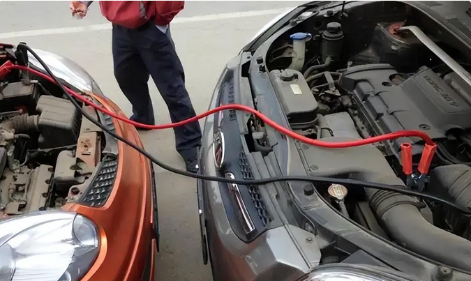 汽车电瓶亏电原因及解决办法有哪些? - 玩车迷