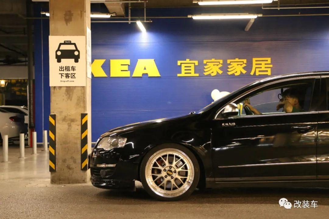 大众迈腾也能玩出"烂仔范"，绞牙战士的姿态还有点帅