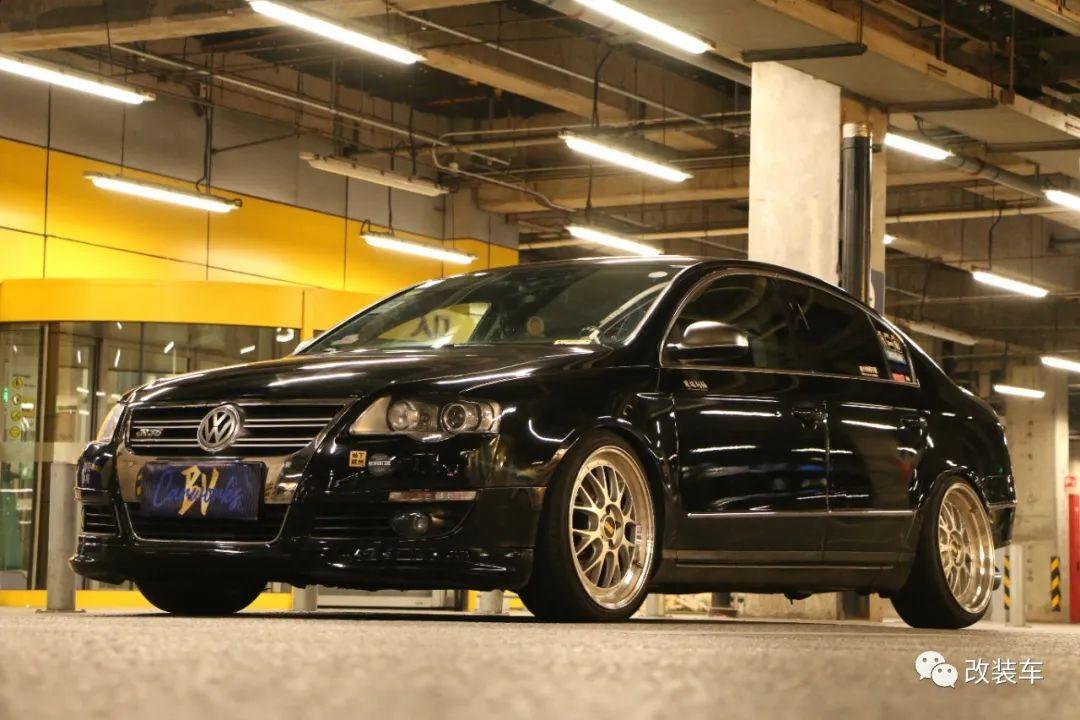 大众迈腾也能玩出"烂仔范"，绞牙战士的姿态还有点帅