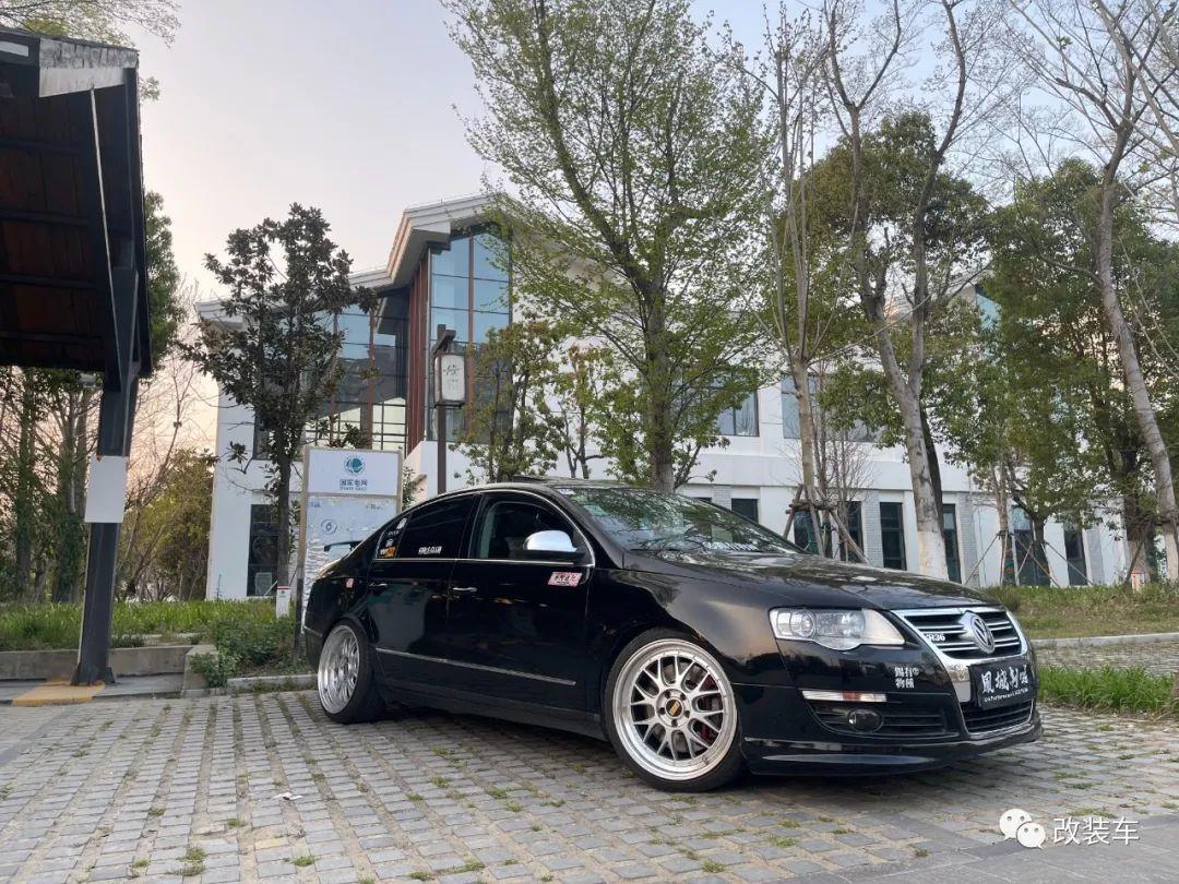 大众迈腾也能玩出"烂仔范"，绞牙战士的姿态还有点帅