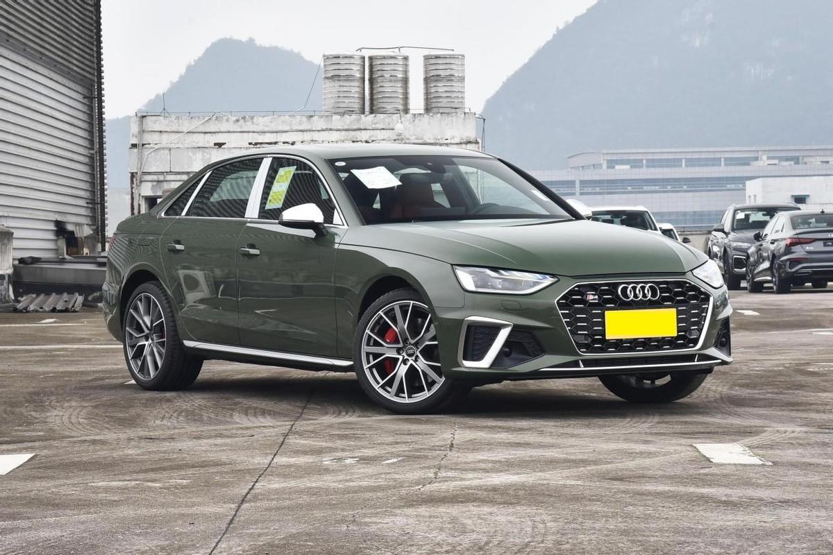 车长4770mm，标配3.0T V6+8AT，零百加速4.7秒，典型的扮猪吃老虎