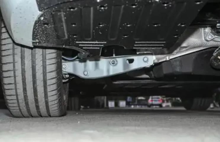 3系车主转投新能源SUV，理想L7和岚图FREE谁更适合他？