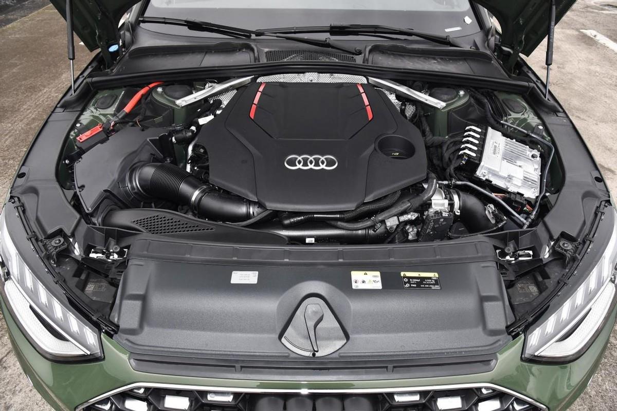 车长4770mm，标配3.0T V6+8AT，零百加速4.7秒，典型的扮猪吃老虎