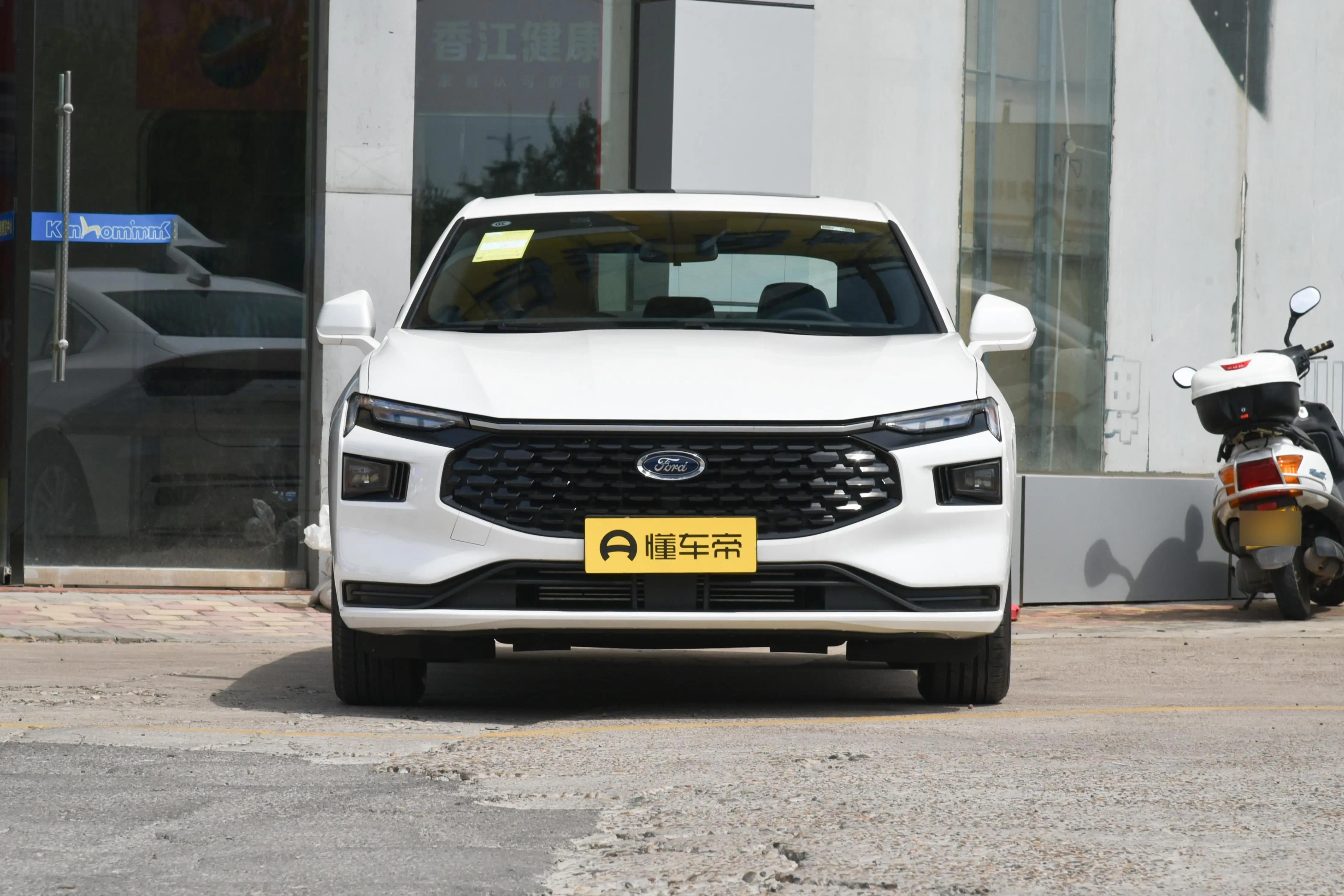 新上市蒙迪欧搭载1.5T+190马力，年轻人第一台B级车？