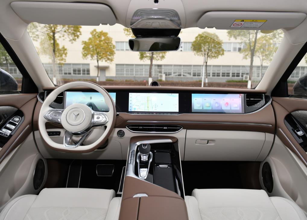 3系车主转投新能源SUV，理想L7和岚图FREE谁更适合他？