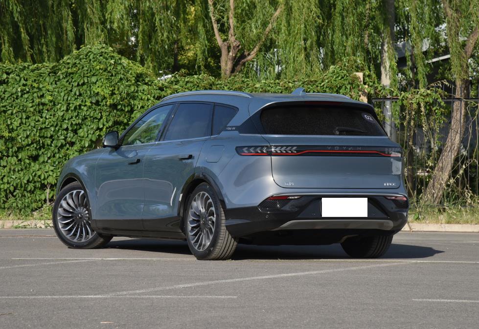 3系车主转投新能源SUV，理想L7和岚图FREE谁更适合他？