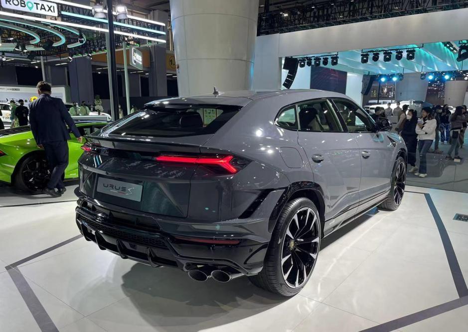 297万的兰博基尼Urus S，4.0T双涡增V8，买一台少一台了