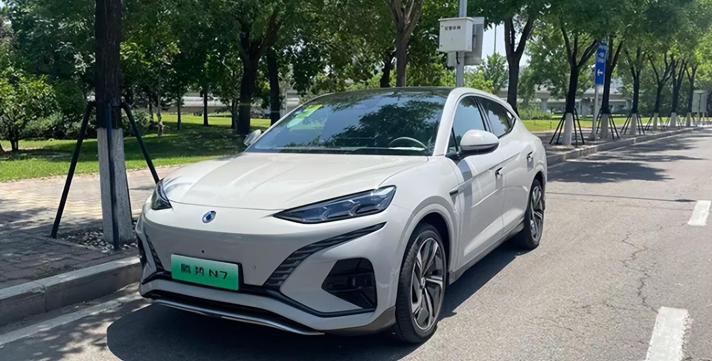 “云辇”加持：腾势N7用实力硬刚特斯拉Model Y ！
