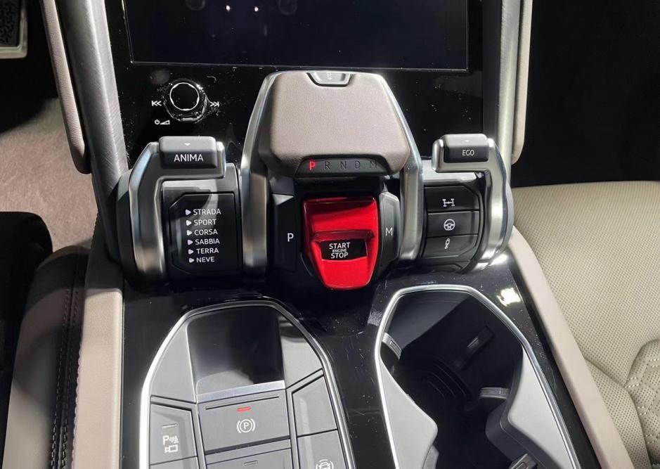 297万的兰博基尼Urus S，4.0T双涡增V8，买一台少一台了