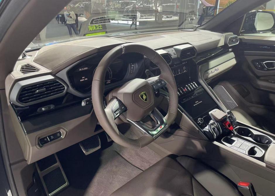 297万的兰博基尼Urus S，4.0T双涡增V8，买一台少一台了