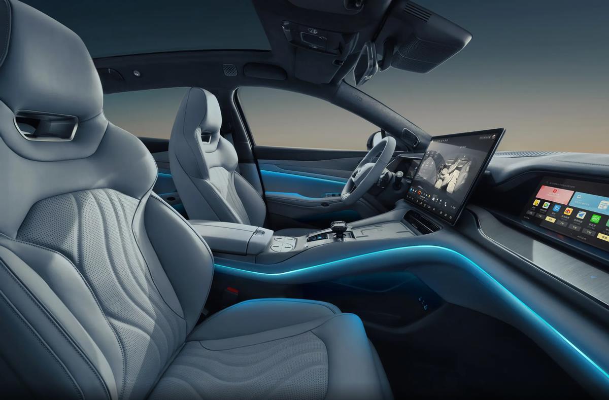 “云辇”加持：腾势N7用实力硬刚特斯拉Model Y ！