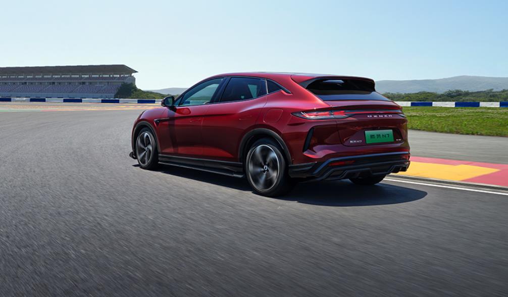 面对特斯拉Model Y 腾势N7用实力证明自己究竟有多强