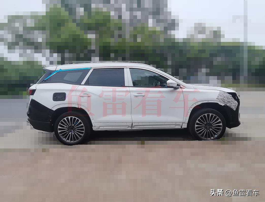 2挡DHT混动专用变速器？新款捷途X90实车再曝，这次配置一览无遗