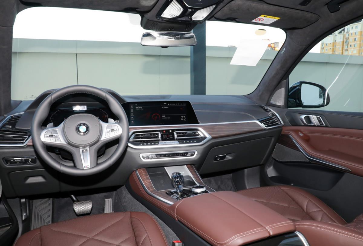 想买宝马X5又想要7座？XC90的品质其实也很顶！