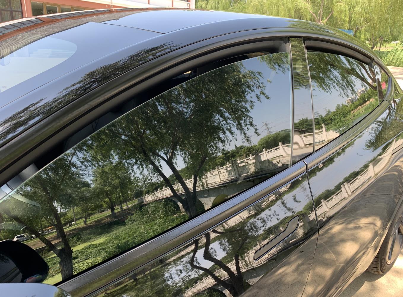 特斯拉Model 3种草功能：远程控制，功能实用，提升用车体验