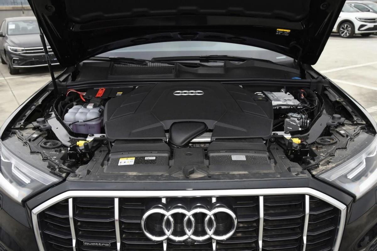 有奥迪Q7真没必要看X5，纯进口、价格更低，还配3.0T V6+全时四驱
