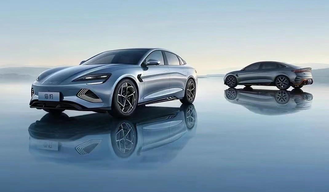 登顶双料冠军 半年狂卖125万台之后 比亚迪离300万辆目标还有多远？