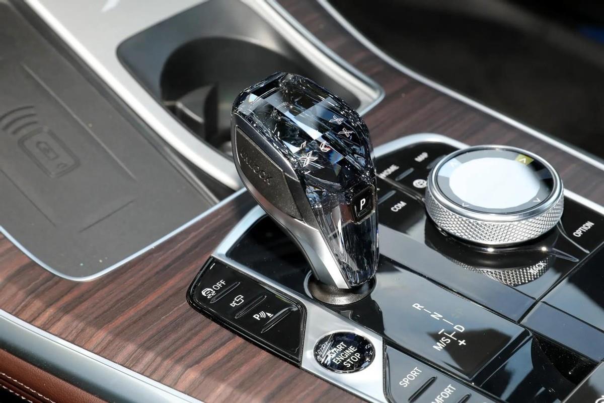 有奥迪Q7真没必要看X5，纯进口、价格更低，还配3.0T V6+全时四驱