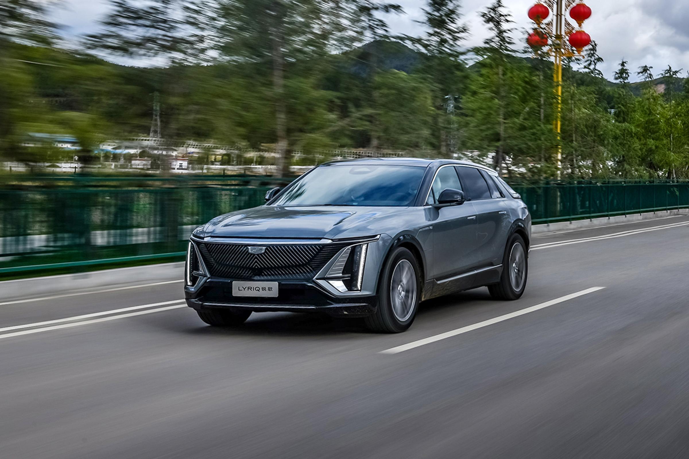 号称凯迪拉克“最美SUV”，如今官降6万，特斯拉Model Y不香了？