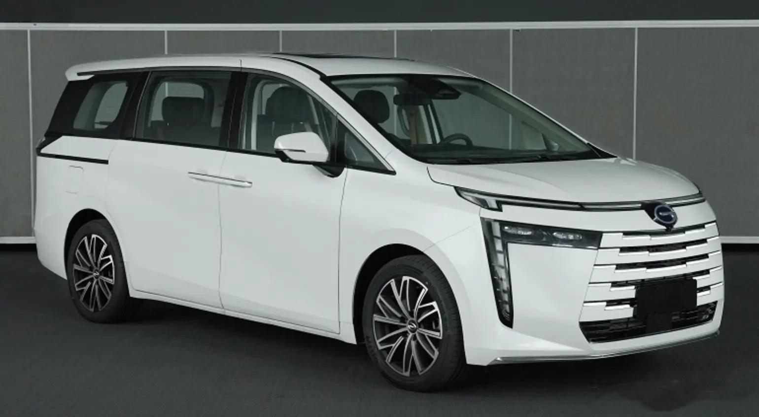 广汽传祺M7/E8实车曝光，车长近5米，提供2.0L混动/1.8T插电混动