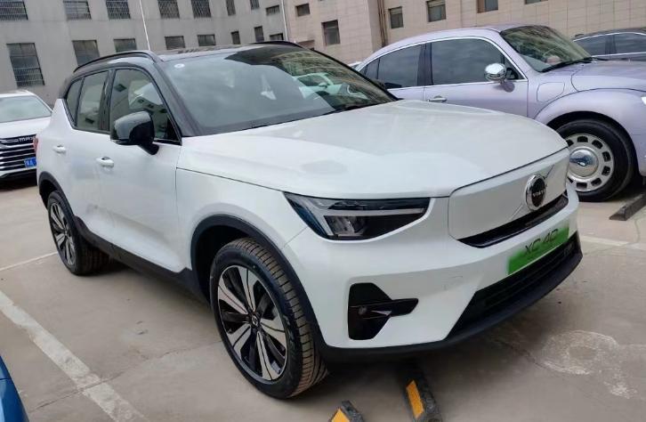 开上沃尔沃XC40纯电版就出发，夏日出行和“热晒”说ByeBye
