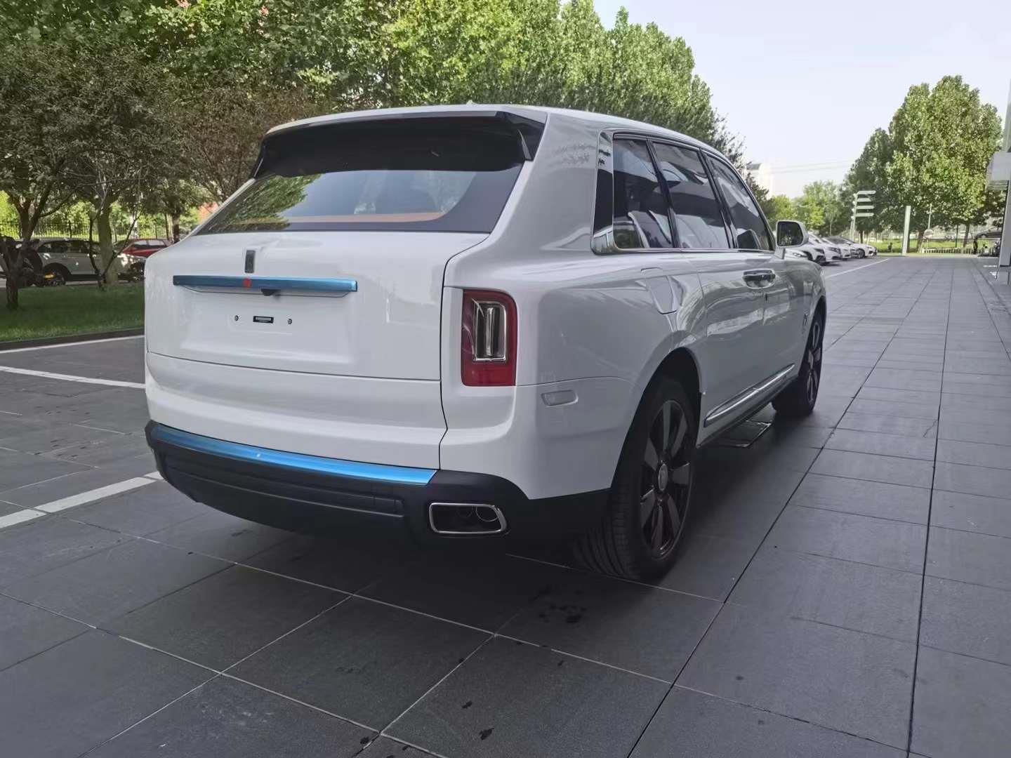 劳斯莱斯库里南 4座 配色稀缺 价格美丽 地表最强SUV