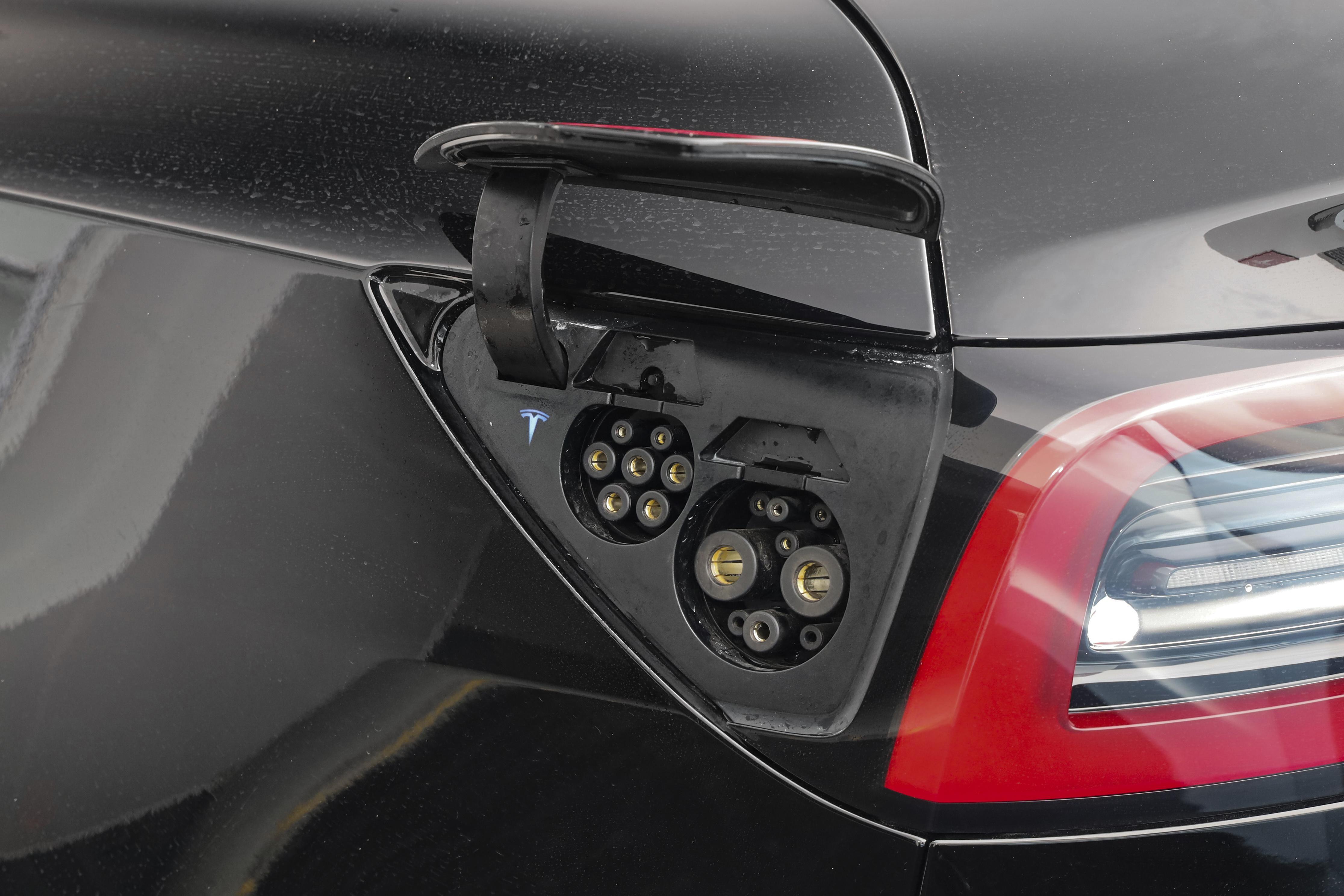 6月销量超2.2万辆，最快3.3s破百，首付7万买特斯拉Model 3怎么样