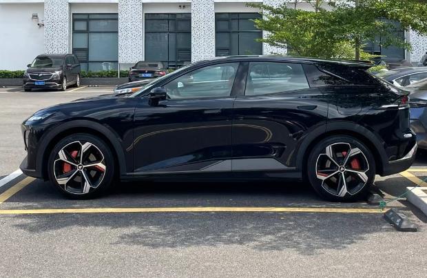 又一“长安造”走红？续航1120km加速7.6S，14.99万起比Model Y帅