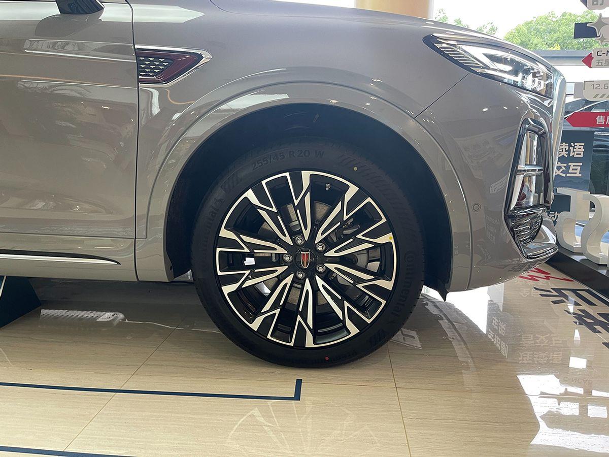 卖得最好的自主燃油中级SUV，2.0T+8AT，红旗HS5到店实拍