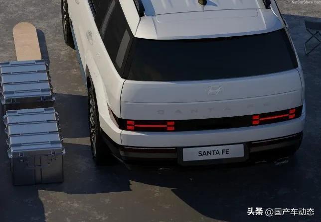向国产车发出“挑战”现代全新"胜达"来了，路虎风设计引起轰动