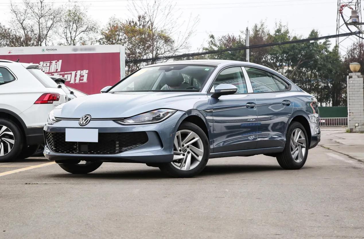 15万预算想要A+级轿车，不妨看看凌渡L和速腾有何差异