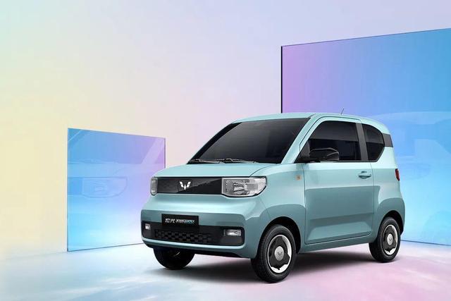 五菱宣布：宏光MINIEV降价1万3，新款尺寸加长/动力提升50%