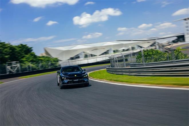 路特斯Eletre R+，为赛道而生的竞速SUV