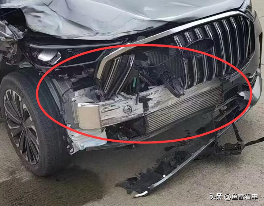 安全结构没得说了！奇瑞瑞虎9再出事故图，亮点全在前防撞梁上