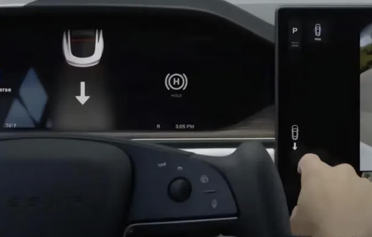新款特斯拉Model 3于7月底上市？假的！店员：起码半年