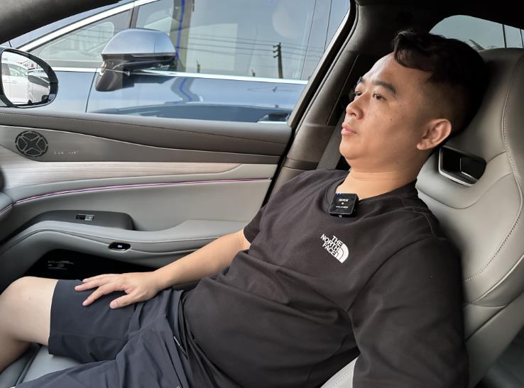 腾势N7种草功能：座椅按摩，操作便捷，功能丰富，体验舒适
