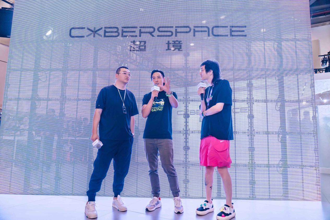 吴彦祖助阵超境汽车参展GT Show，给赛博骑士等超境产品打满分