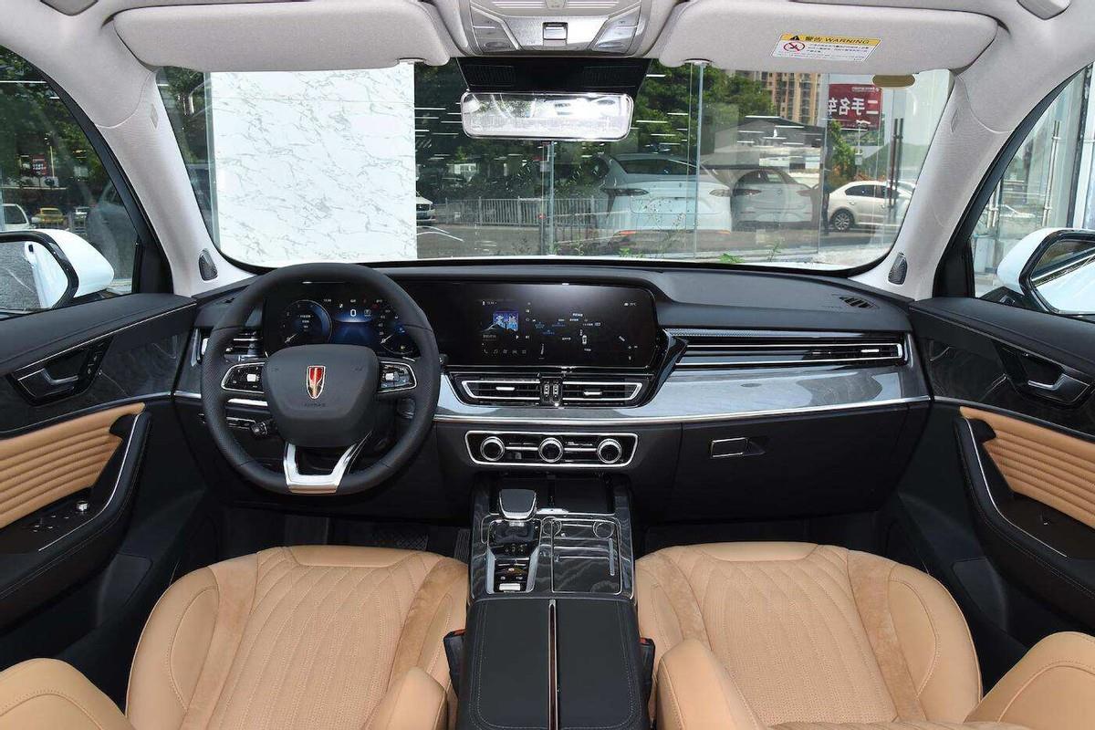 用2.0T+8AT换2.0T+6AT，动力上涨，价格不涨，带你看红旗HS5