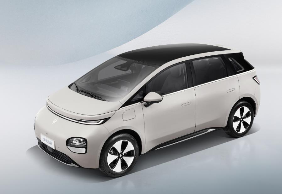 三款车，让宝骏从低端变高端，对标Model S，ET7这可能吗？