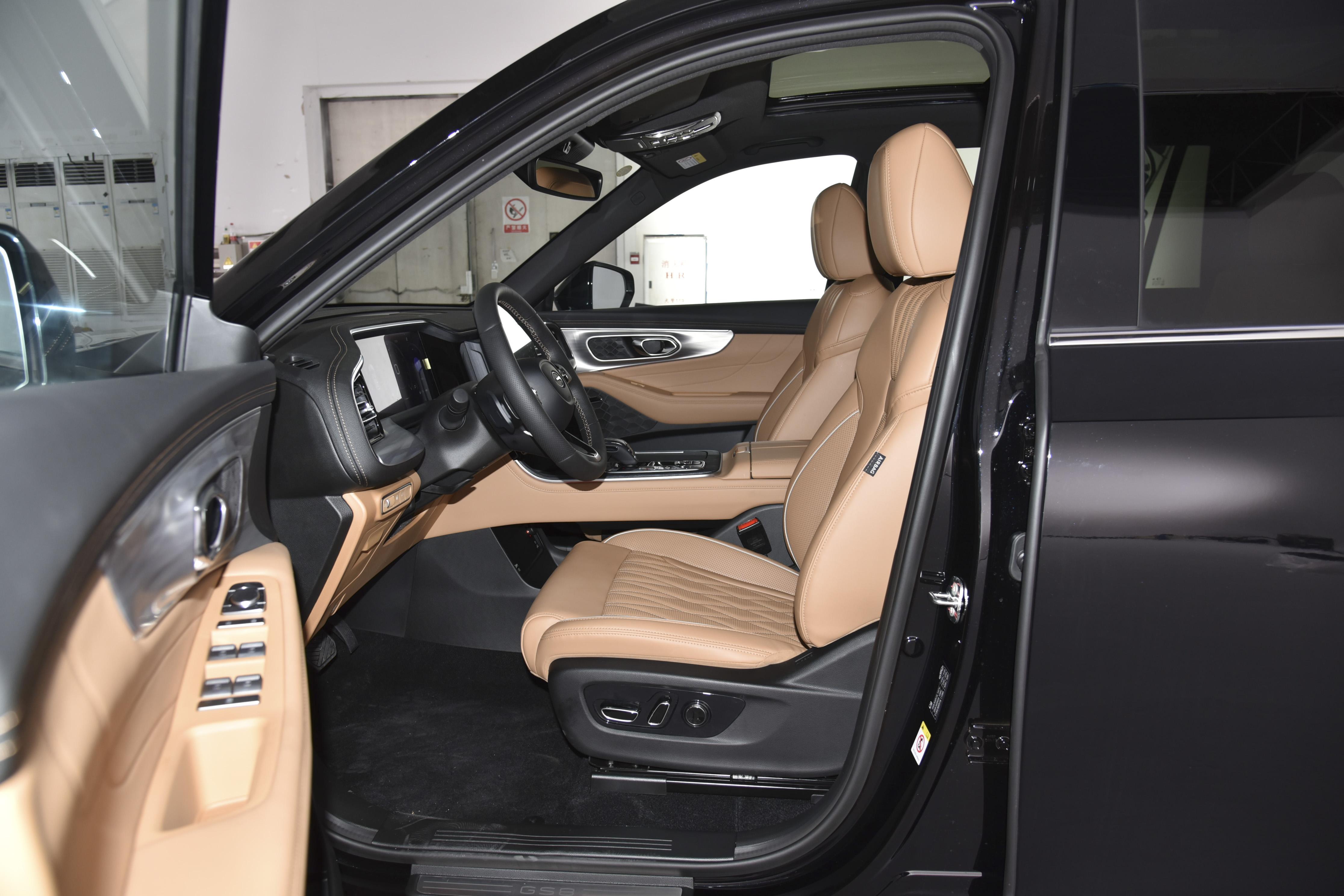 预算20多万买中型SUV？5座一汽红旗HS5与7座广汽传祺GS8谁更好？