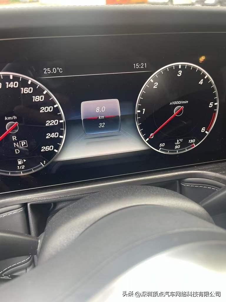 23款奔驰g400d 黑外黑内格子皮内饰 阻尼悬挂 特价