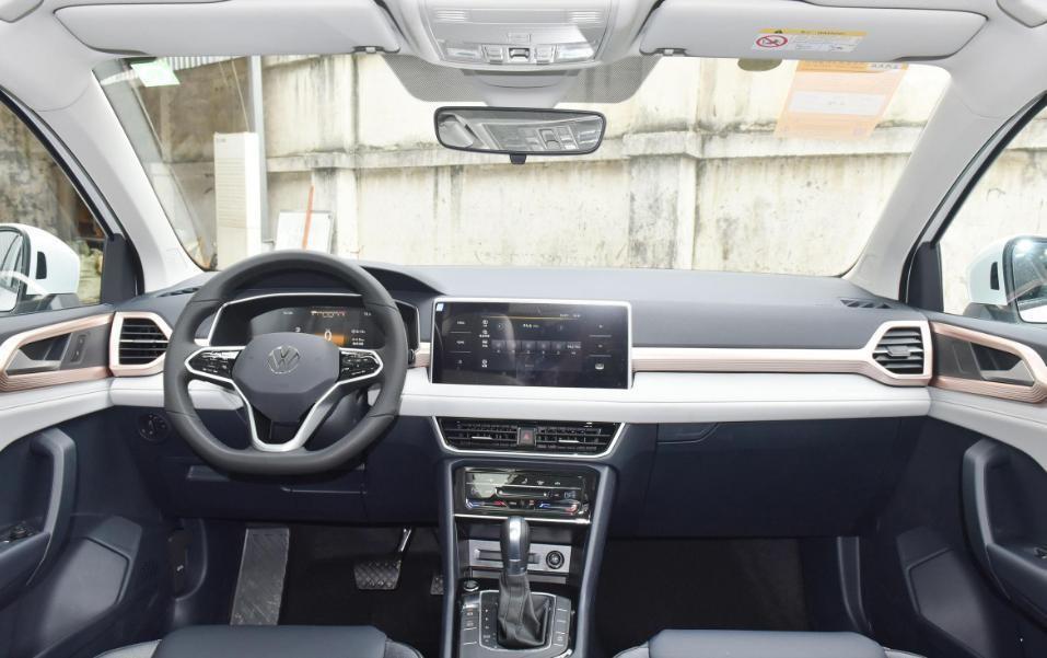同样是2.0T的紧凑型SUV，红旗HS3和大众途岳能有多大差距？