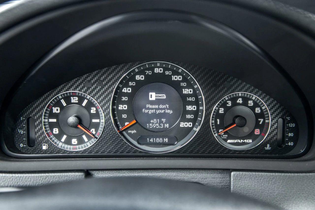 AMG首款6.2 V8来自于此！仅行驶2万公里奔驰CLK63 Black低价成交