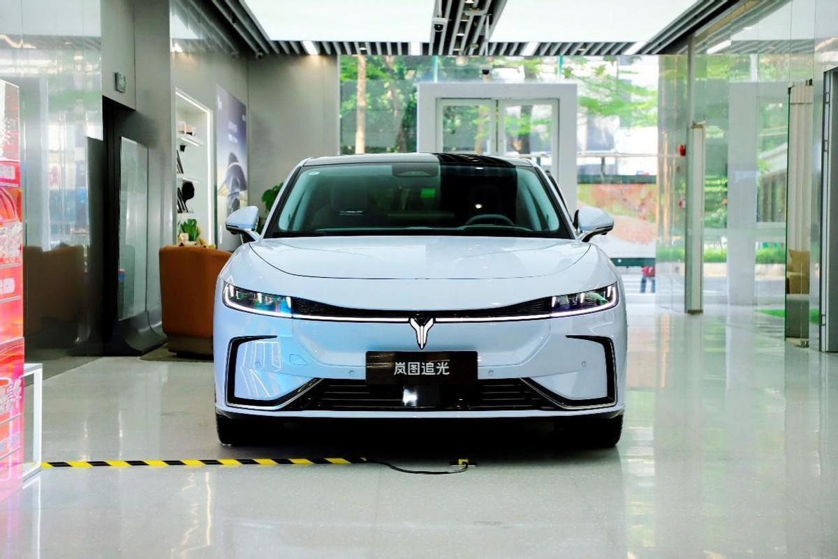 答疑解惑｜预算30万以内选蔚来ET5，30万以上选岚图追光？