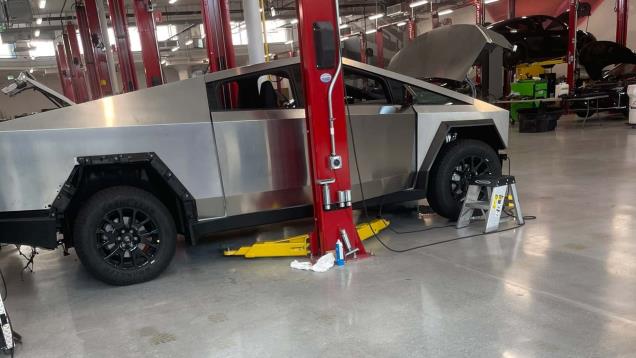 特斯拉 Cybertruck 最新透图，被发现采用福特 F-150 包装