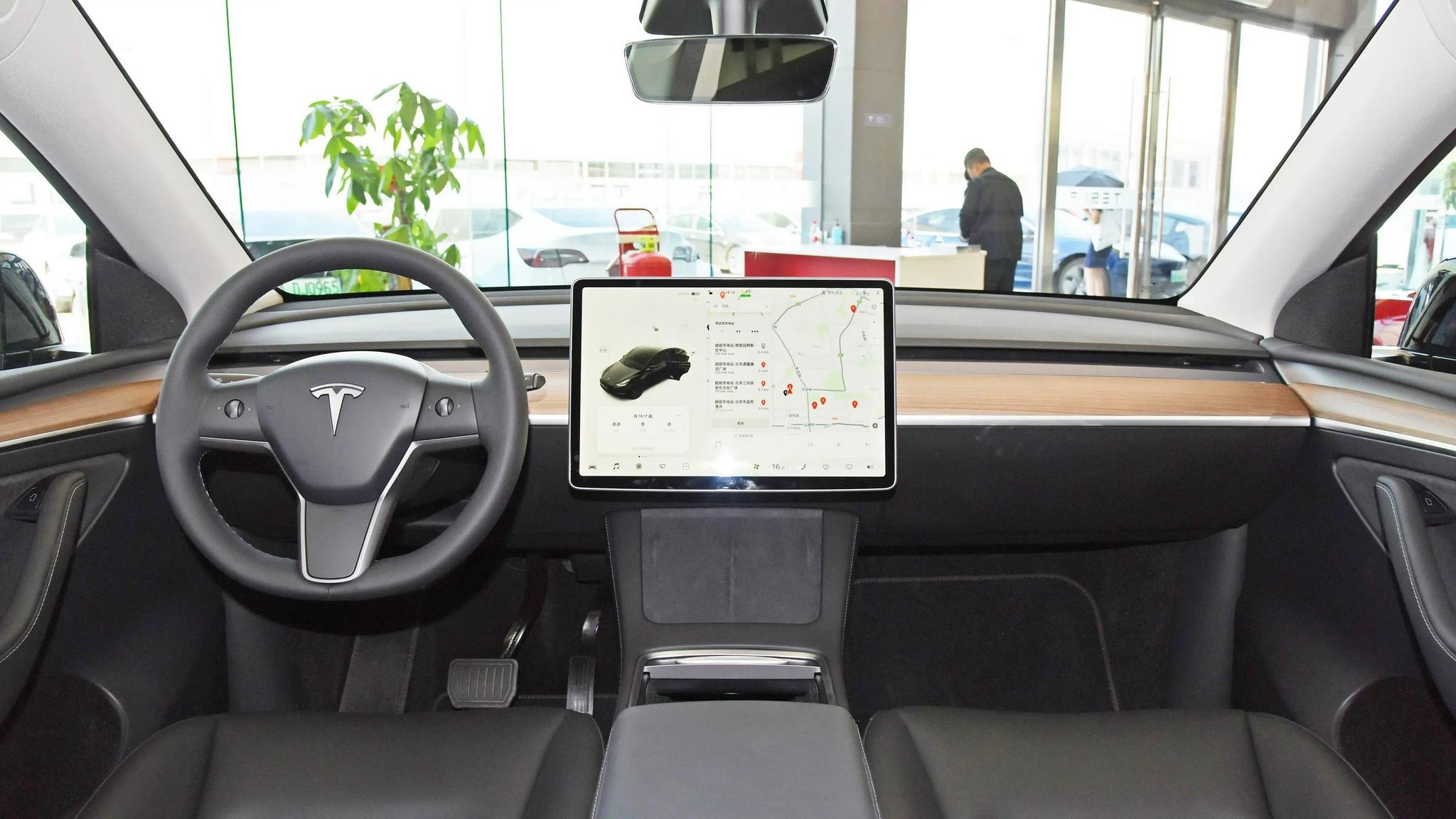 特斯拉Model Y：销量王者，产品力抢眼，驾驶体验与续航傲视群雄！