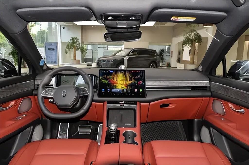 一上市就火了！定位中型SUV，红旗HS5值得购买吗？